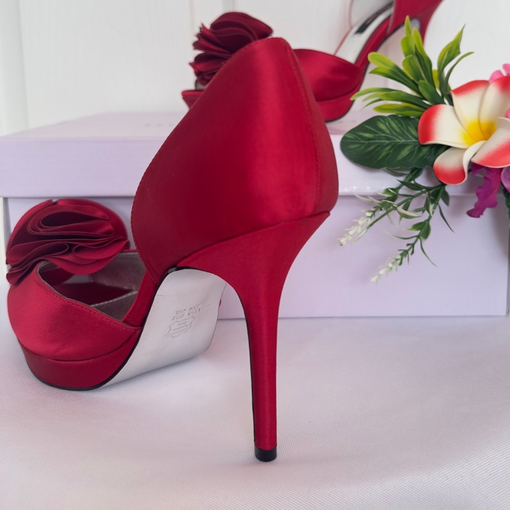 NINA ~ Red Satin 5” Heel w/Flower Accent and Silver Footbed/Sole size 8 - Picture 8 of 10